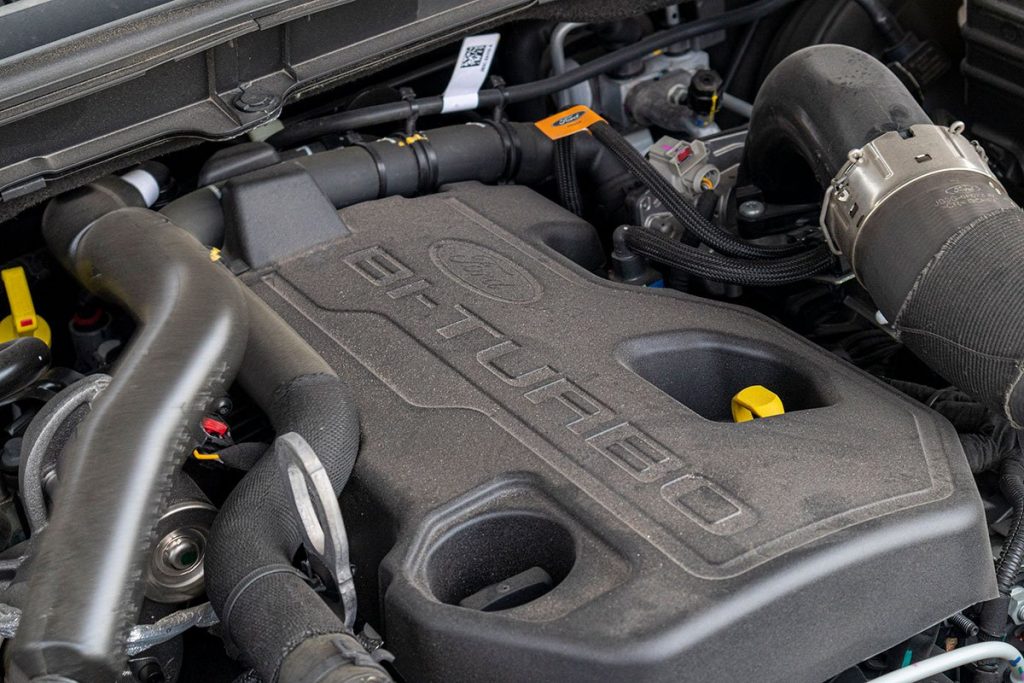 Ford Everest Titanium 2.0L Bi-Turbo 2019 là phiên bản duy nhất sử dụng động cơ dầu tăng áp kép